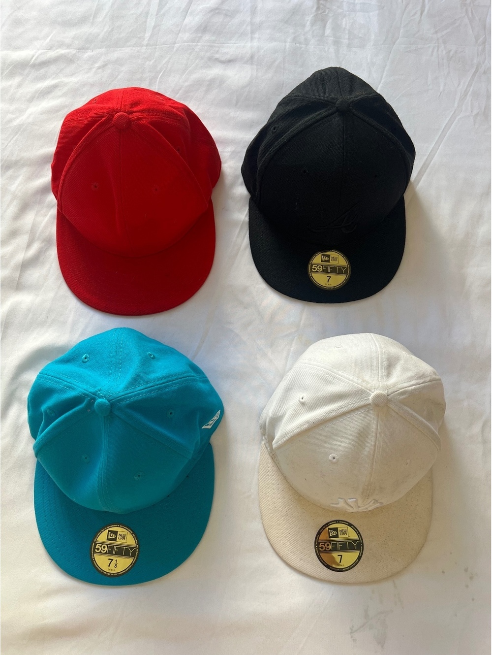 New Era 59FIFTY Fitted Hat Bundle - Yankees, Braves & Blank